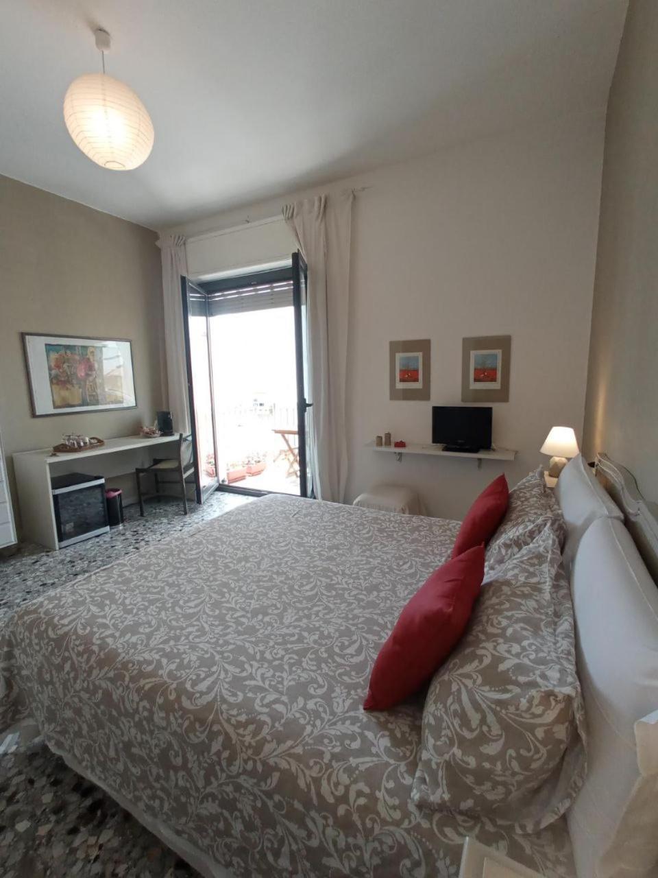 Myhouse Hotel Olbia Ngoại thất bức ảnh